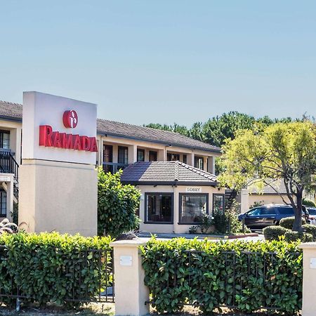 Ramada By Wyndham Mountain View Hotel Exterior photo
